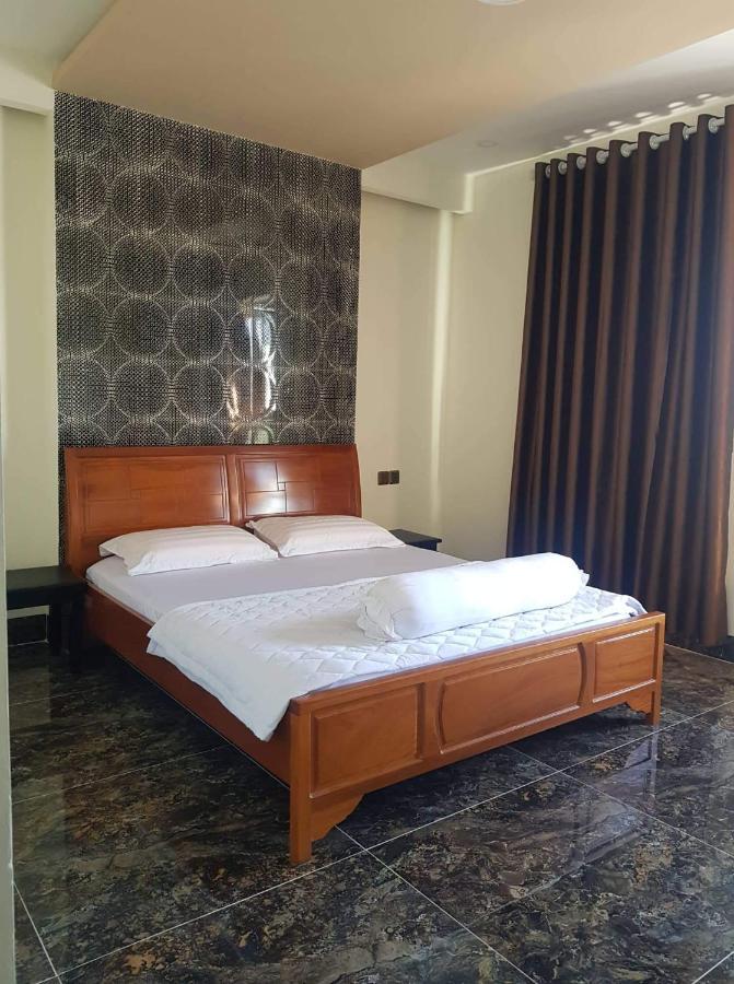 Hotel Khach San Hoang Gia Bac Lieu Exterior foto